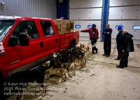 ©KalynHoll_vetchecks_YukonQuestAK2024-00583